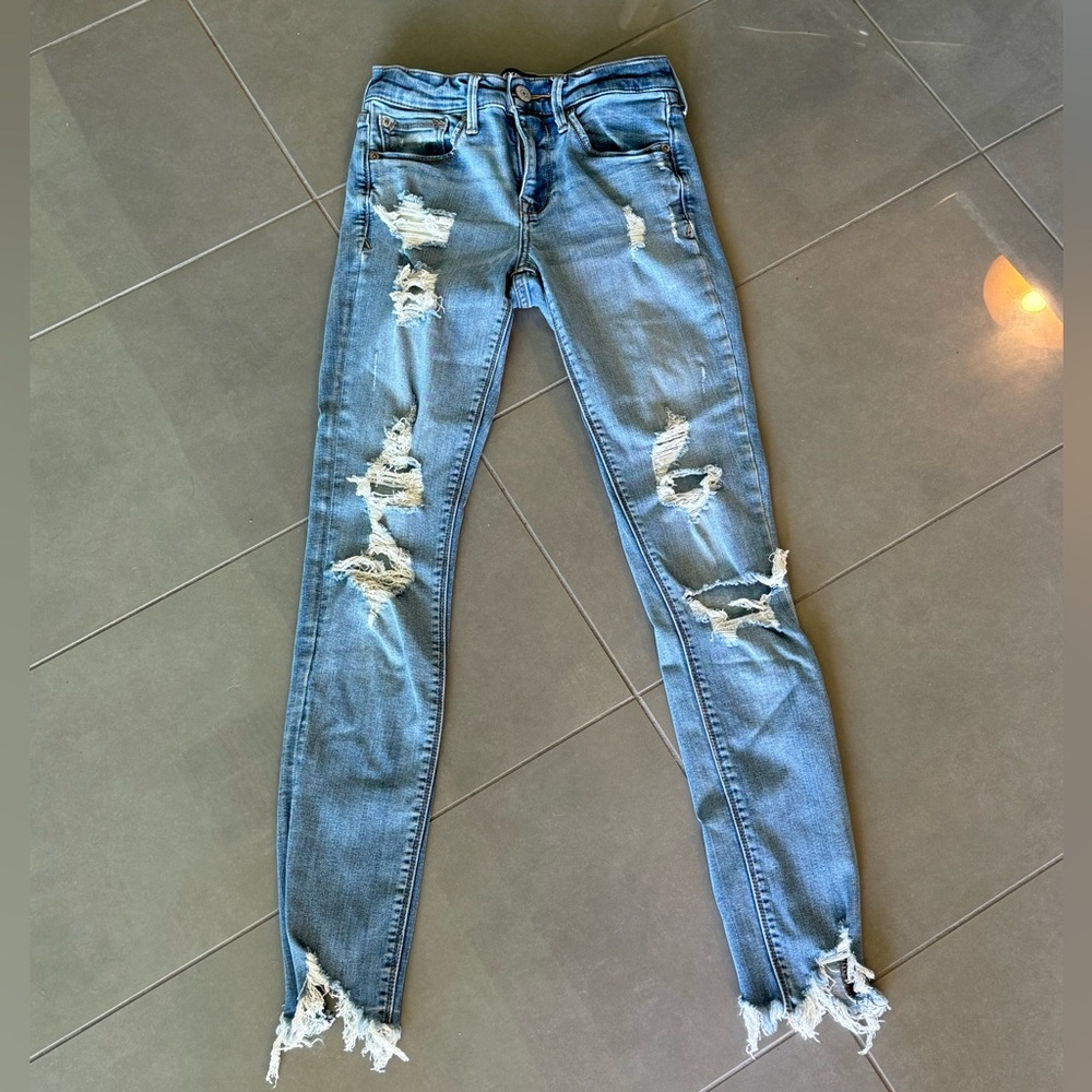 Express Women’s Jeans - Size 0L - Ankle Legging Distressed